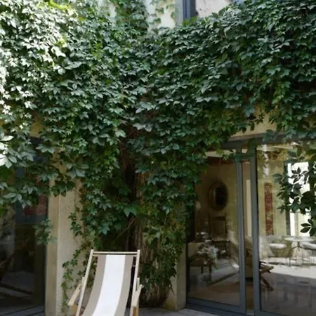 Spacieuse Avec Piscine A Villa
