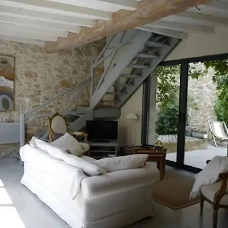 Spacieuse Avec Piscine A Pouzols-Minervois