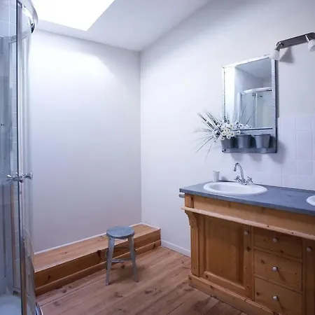 Spacieuse Avec Piscine A Villa
